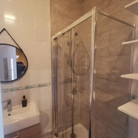 Joli - Proche - Balcon