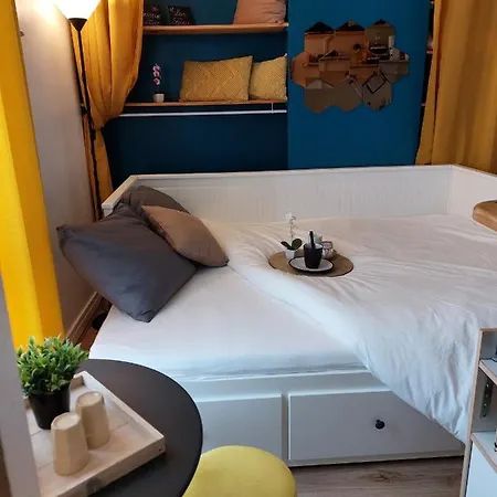 Joli - Proche - Balcon Апартаменты