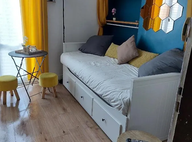 Apartament Joli - Proche - Balcon Hawr