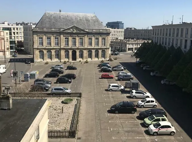 Joli - Proche - Balcon * Hawr